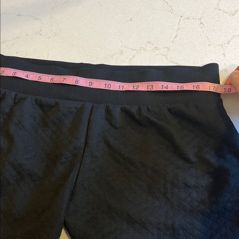 Serra Black Athletic Shorts Lightweight Performance Design - Picture 5 of 7